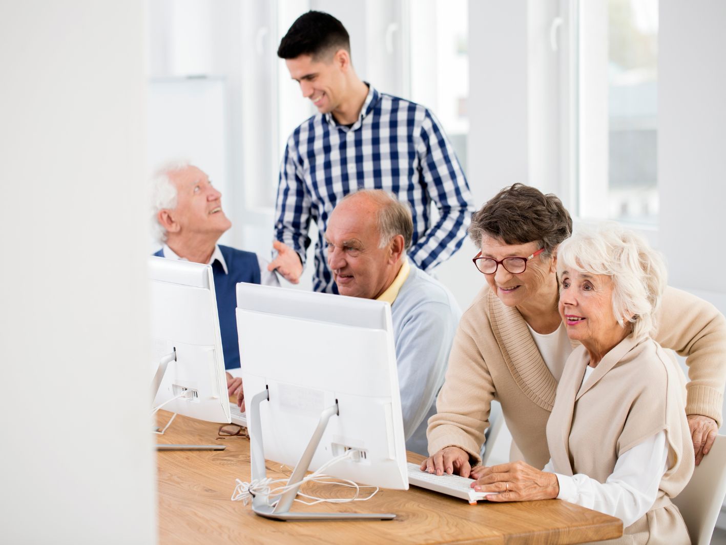 Web et seniors : adapter son site Internet avec votre agence web Marseille